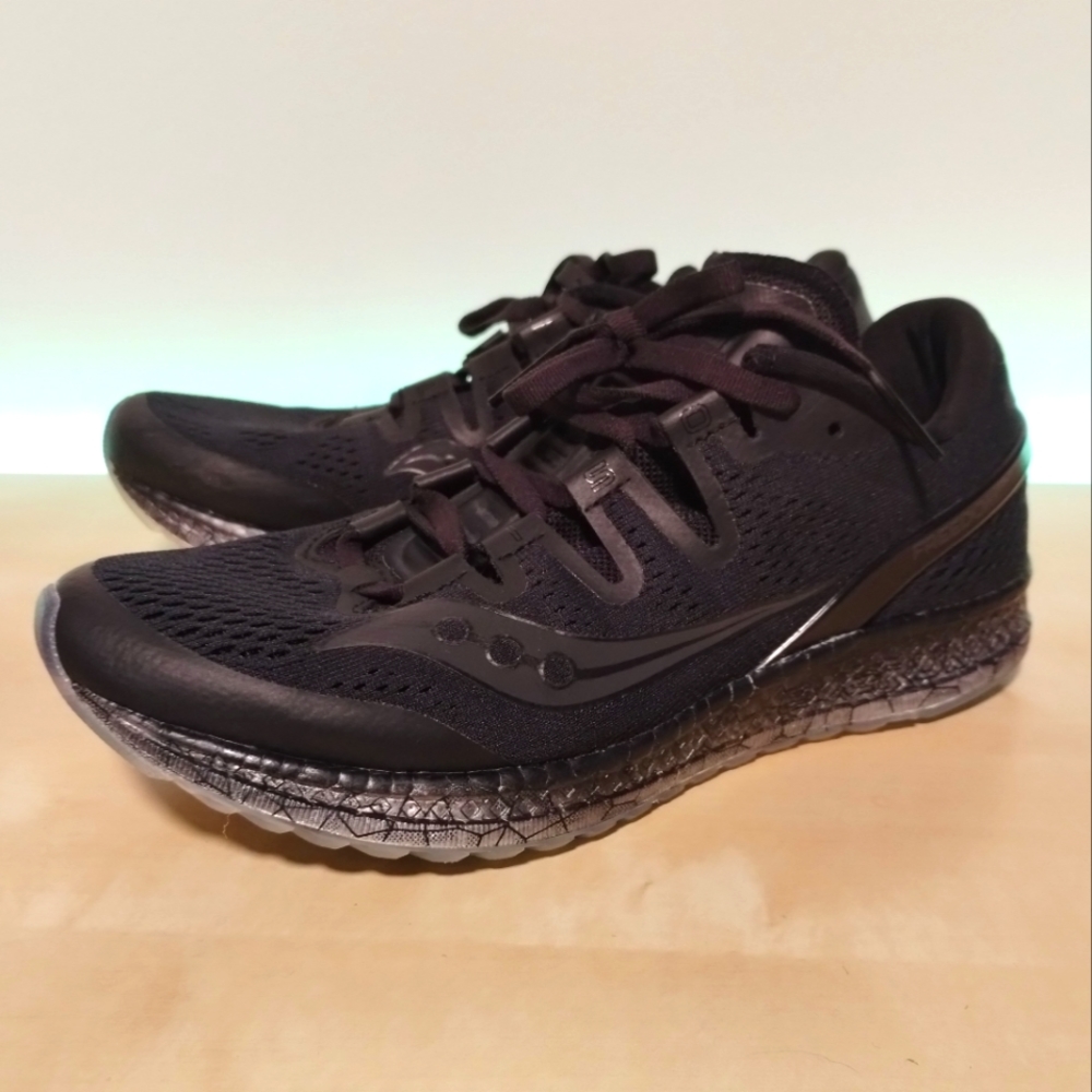 Saucony womens Freedom ISO sz 8.5